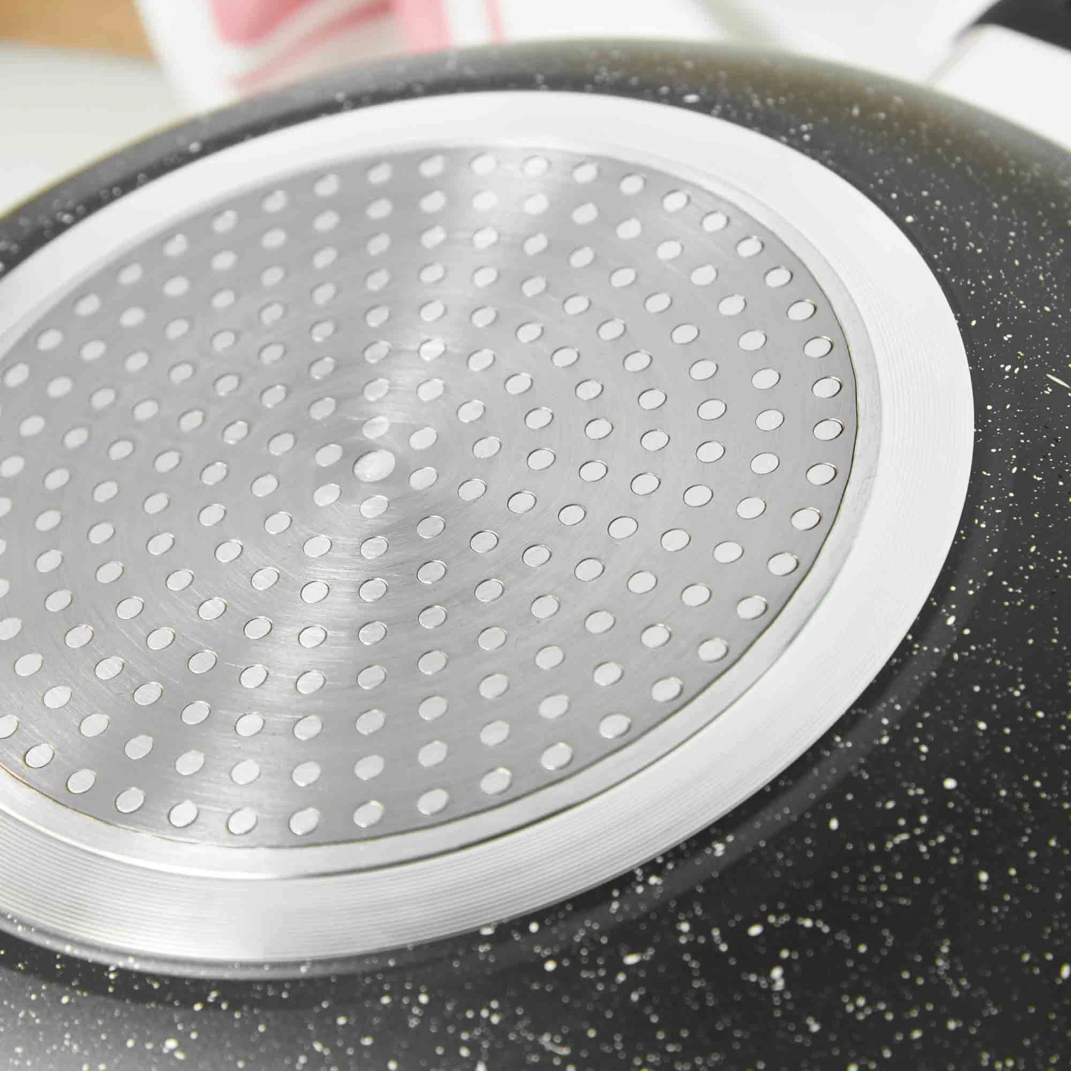 Lewis's Sovereign Stone 28cm Scratch Resistant Easy Clean Non Stick Wok & Lid All Hobs 7 Lewis's Sovereign Stone 28cm Scratch Resistant Easy Clean Non Stick Wok & Lid All Hobs - Image 7