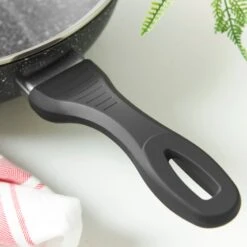 Lewis's Sovereign Stone 28cm Scratch Resistant Easy Clean Non Stick Wok & Lid All Hobs 13 Lewis's Sovereign Stone 28cm Scratch Resistant Easy Clean Non Stick Wok & Lid All Hobs -Tower Store 2646473 IMAGE5