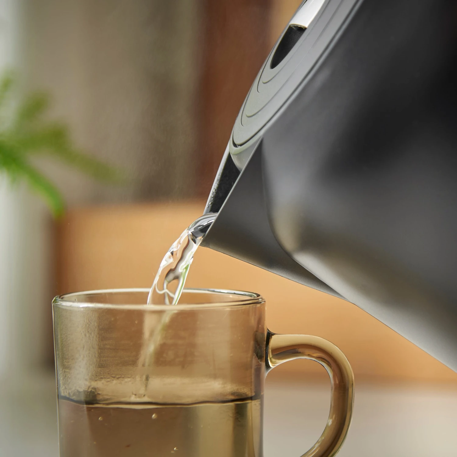 Lewis's Manhattan Jug Kettle 1.7L 3KW - Black 7 Lewis's Manhattan Jug Kettle 1.7L 3KW - Black - Image 7