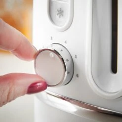 Lewis's Manhattan 2 Slice Toaster - White -Tower Store 4321064 IMAGE5