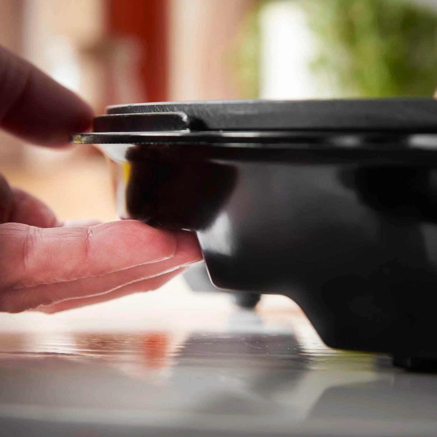 LEWIS'S 1200W Electric Pancake & Crepe Maker 13 LEWIS'S 1200W Electric Pancake & Crepe Maker - Image 13