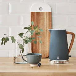 Swan Nordic Cordless Kettle 1.7L - Grey -Tower Store SK14610GRYN LIFESTYLE 2