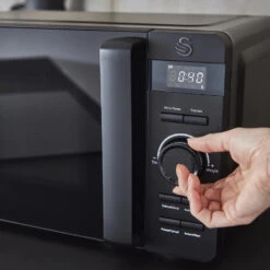 Swan Stealth Microwave 20L - Black -Tower Store SM22037BLKN LS06 900x 84922fdf 07ee 49c7 806c bbcf948d0e8d